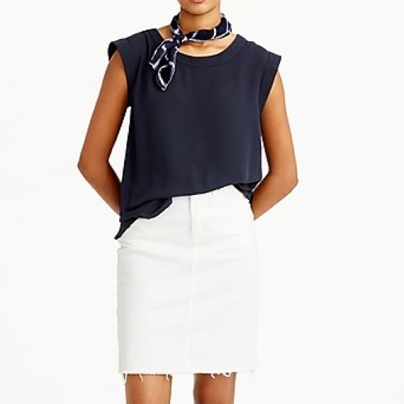J. Crew Tops - J. CREW PETITE SLEEVELESS DRAPEY TOP
